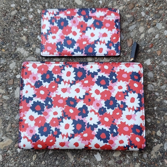 Michael Kors Begonia Flower Wallet Card Holder Set - Picture 4 of 7